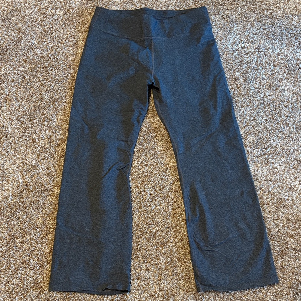 Pact organic Women's heathered grey bootcut cropped yoga pants